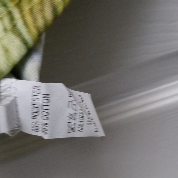 V neck top - Picture 3 of 3